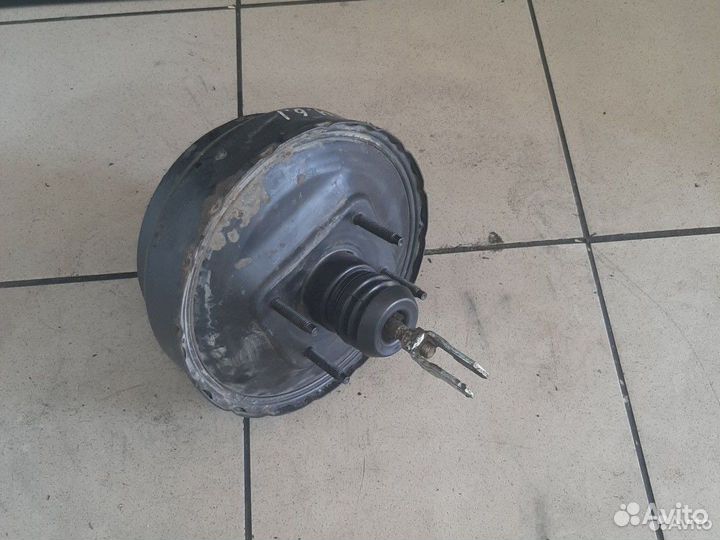 Тормозной вакуум Nissan Primera P10