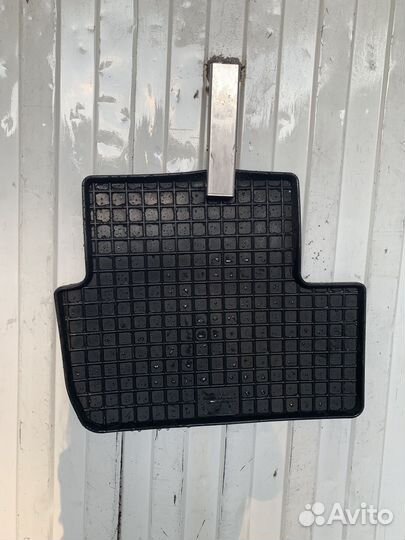 Автомобильные коврики резиновые