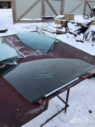 Стекло переднее правое Toyota Rav4 2 2000-2005