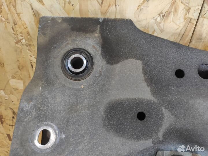 Подрамник Renault Megane 3