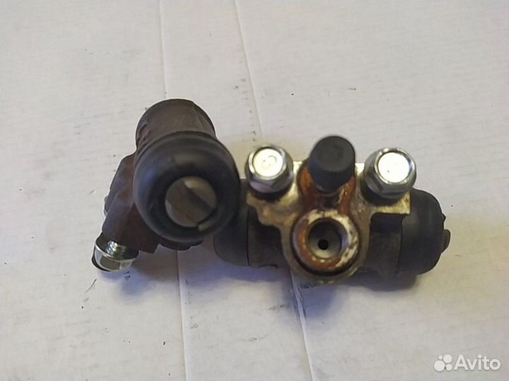 Задние тормозные цилиндры 3/4 MR129595