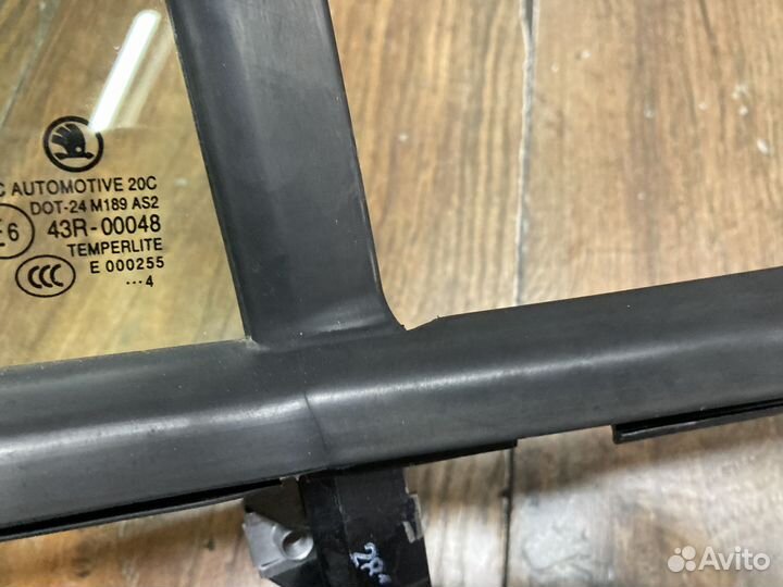 Skoda Octavia A7 Стекло двери задней RH