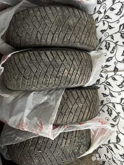 Goodyear Ultragrip Ice Arctic 215/55 R17 98T