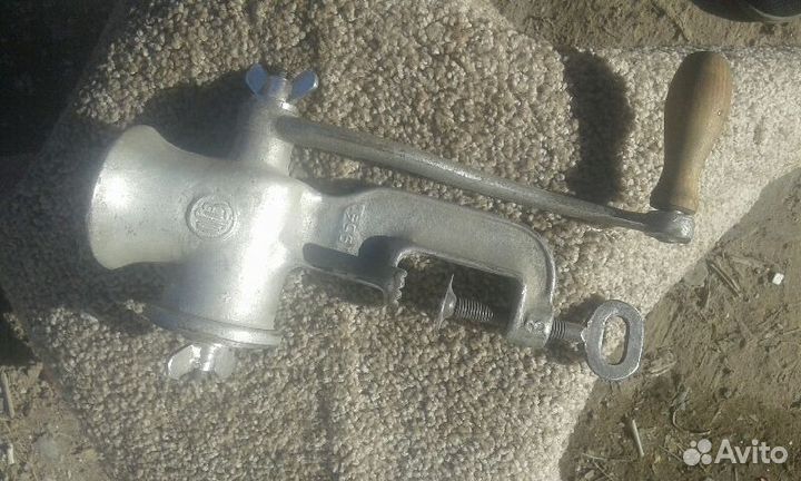 Ручная мясорубка 1954 года