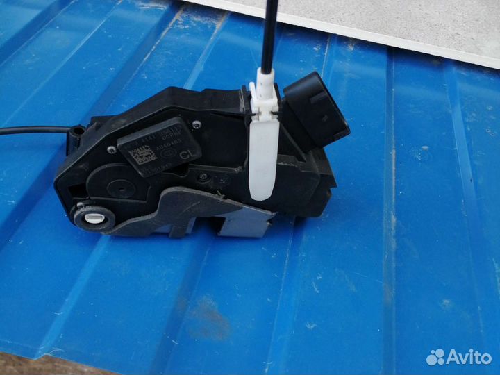 Замок дверной на Volvo S60 2