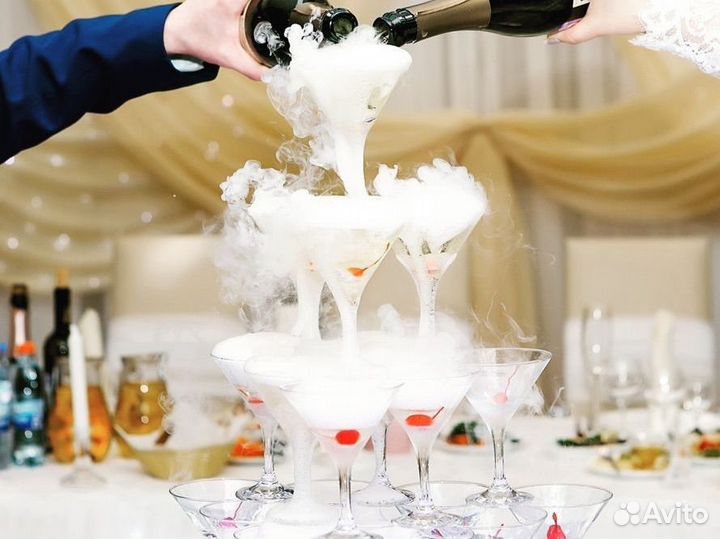 Пирамида из шампанского