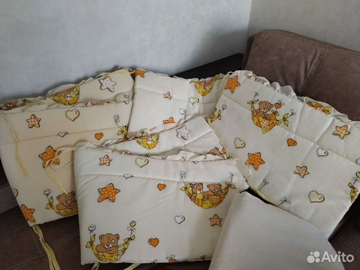 Бортики в кроватку, ванночка, мобиль