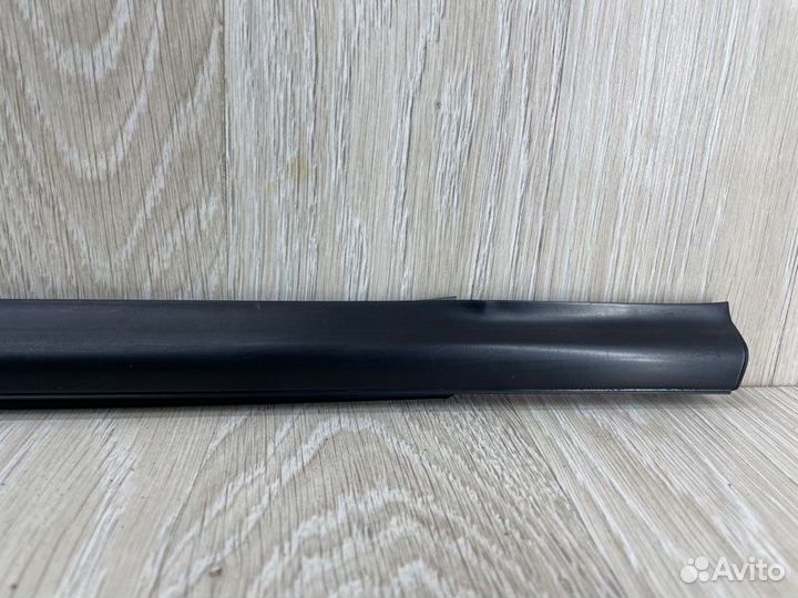 Молдинг стекла двери передний левый Hyundai Ix35