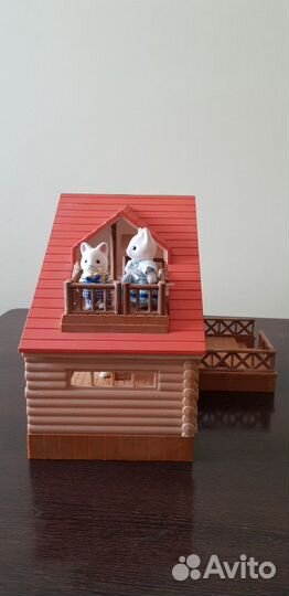 Коттедж Sylvanian families. Фигурки продаются отде