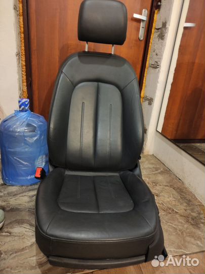 Передние сиденья от Audi