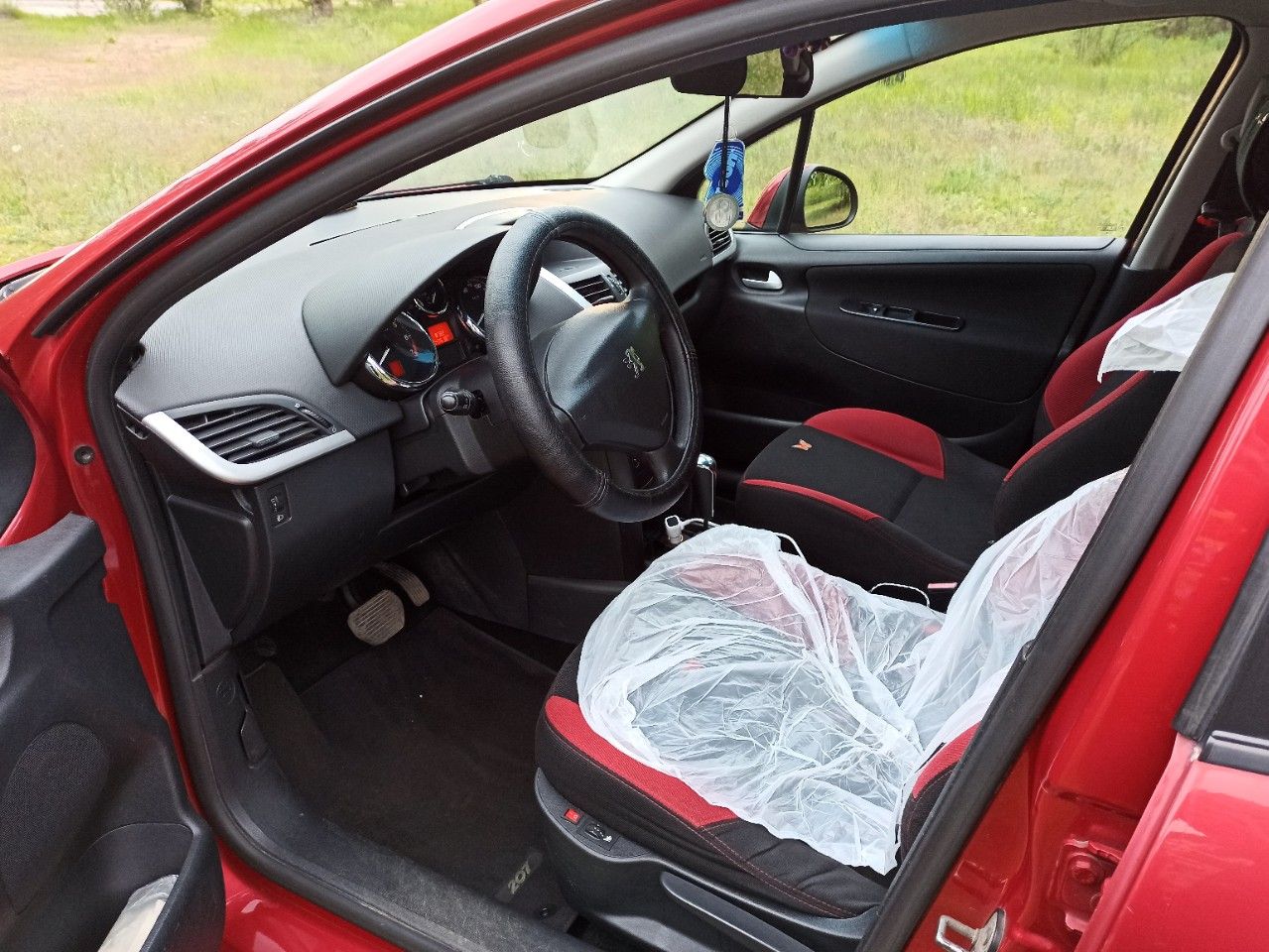Peugeot 207: фото владельца