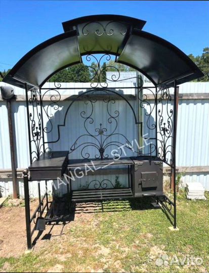 Мангал с крышей