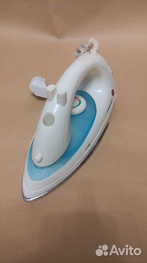 Утюг с отпаривателем Sterlingg ST-6631 1200W