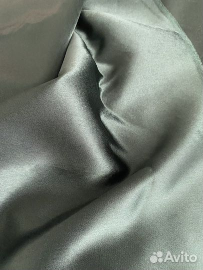 Ткань атласная зеленая