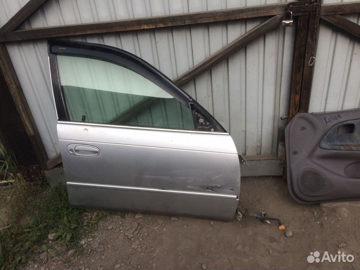 Дверь боковая правая передняя