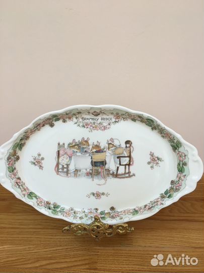 Фарфоровое коллекционное блюдо