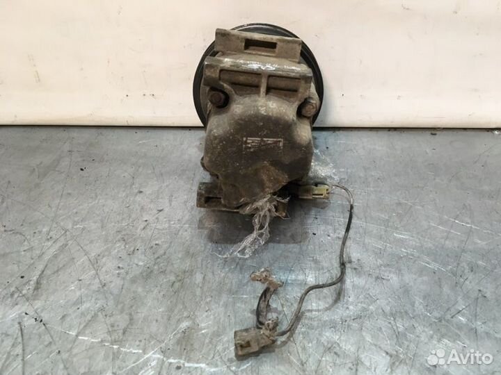 Компрессор кондиционера Mazda Familia седан BJ