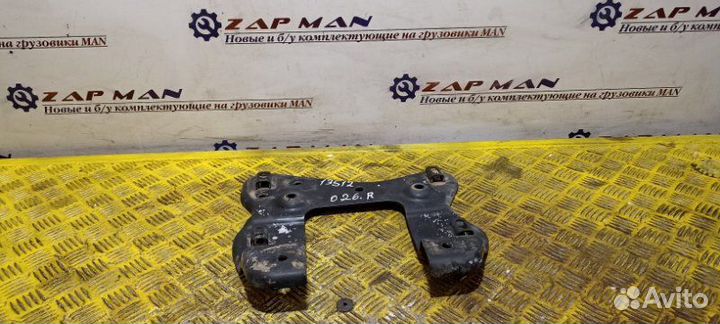 Кронштейн металлического бампера правый Man Tga