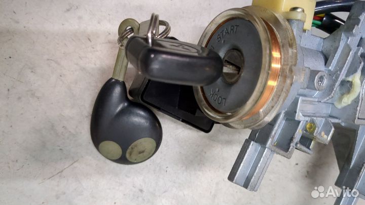 Замок зажигания Mitsubishi Outlander, 2004