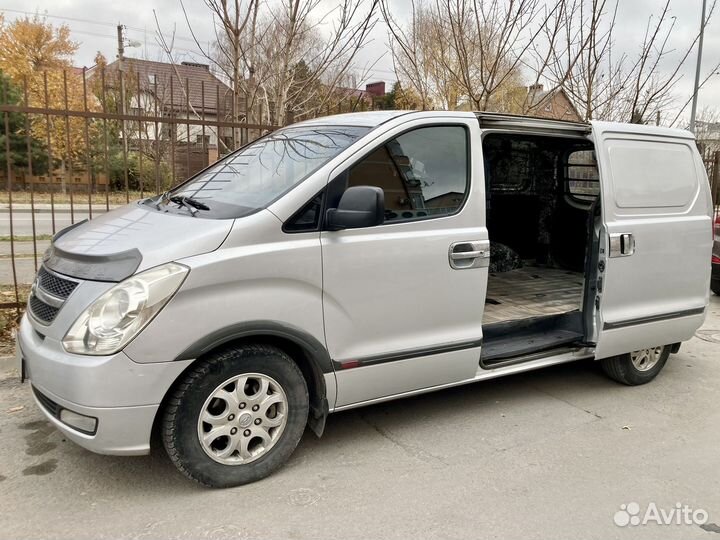 Hyundai Grand Starex 2.5 AT, 2009, 335 500 км