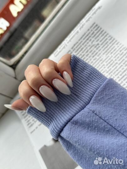 Модель на маникюр