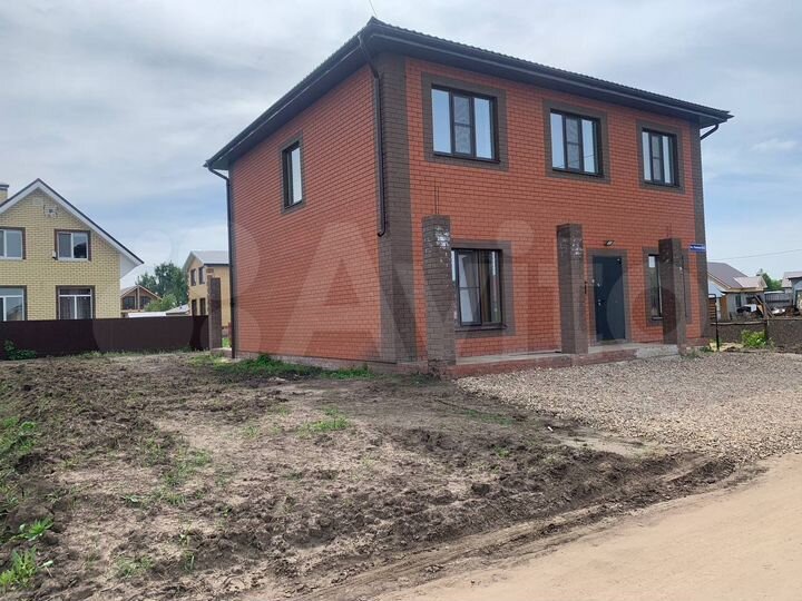 Дом 195 м² на участке 5 сот.