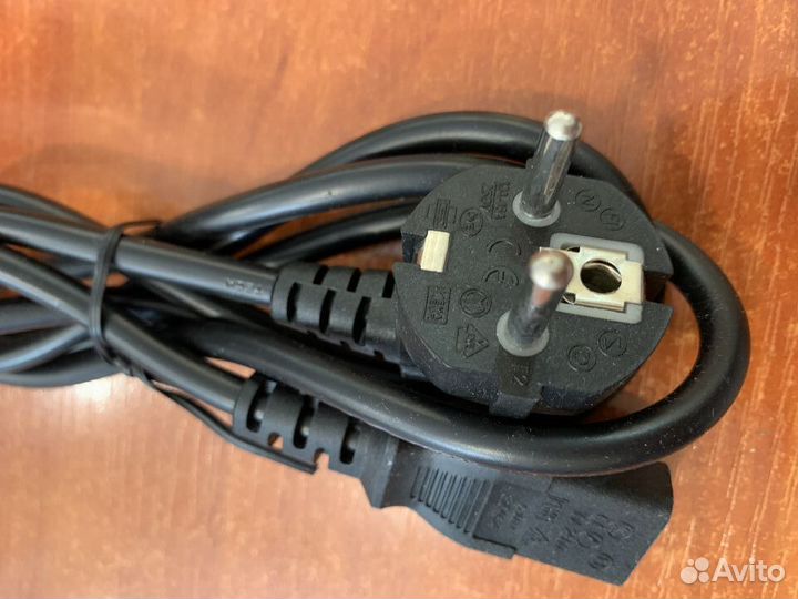 Кабель питания для компьютера