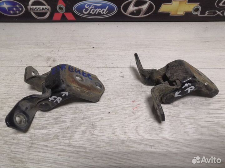 Петли двери передние правые Mazda Tribute epew YF