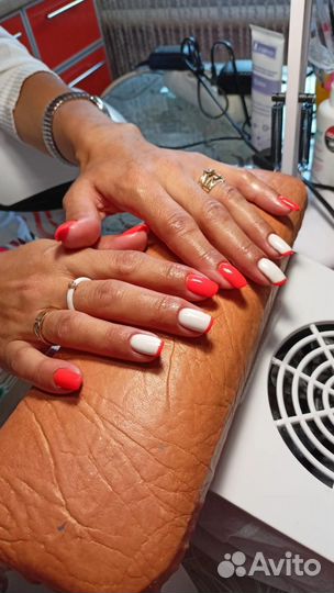 Маникюр Омск
