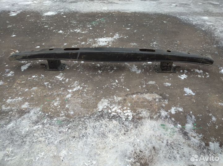 Усилитель бампера volkswagen Transporter T5 2003