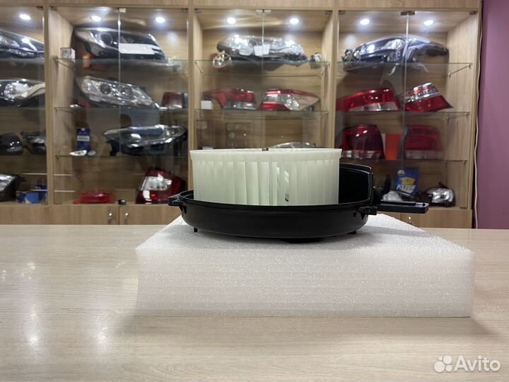 Мотор печки Поло 10-20 Рапид 10-21