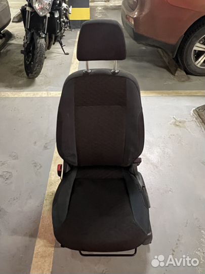 Водительское сиденье VW Polo