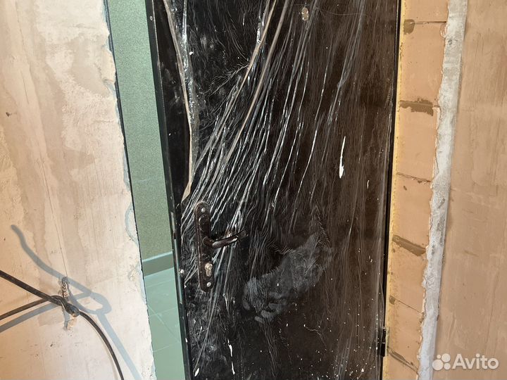 Дверь входная бу правая петля открывание внутрь