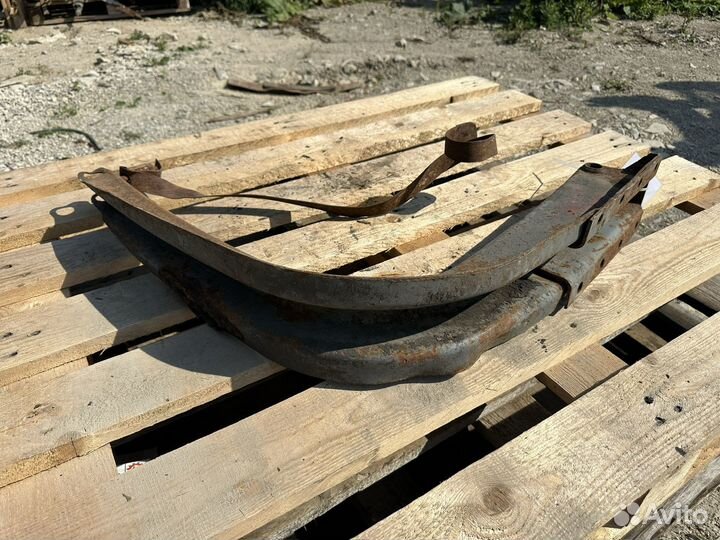 Кронштейн топливного бака