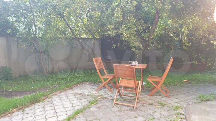 Коттедж 533,6 м² на участке 5,5 сот.