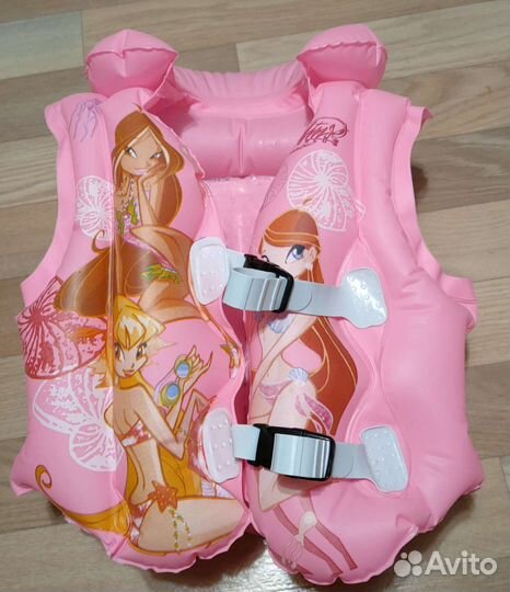 Жилет для плавания новый