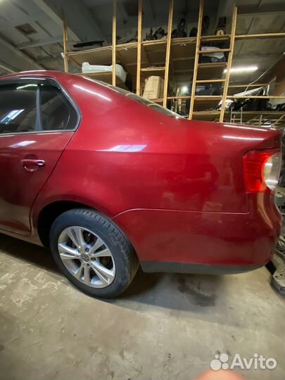 Крыло заднее левое Фольксваген Джетта 5