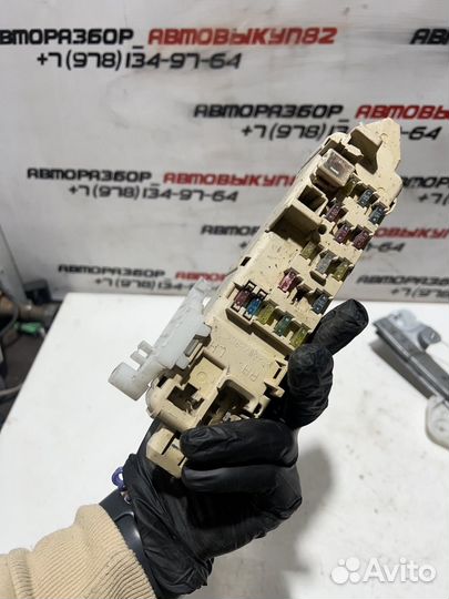 Блок предохранителей mazda 323 F (BG)