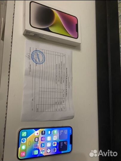 Телефон iPhone 14