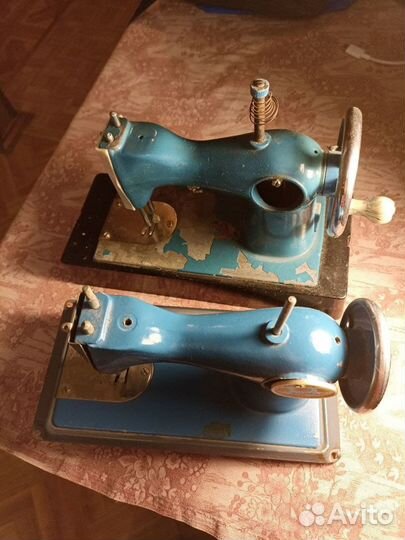 Маленькая швейная машинка