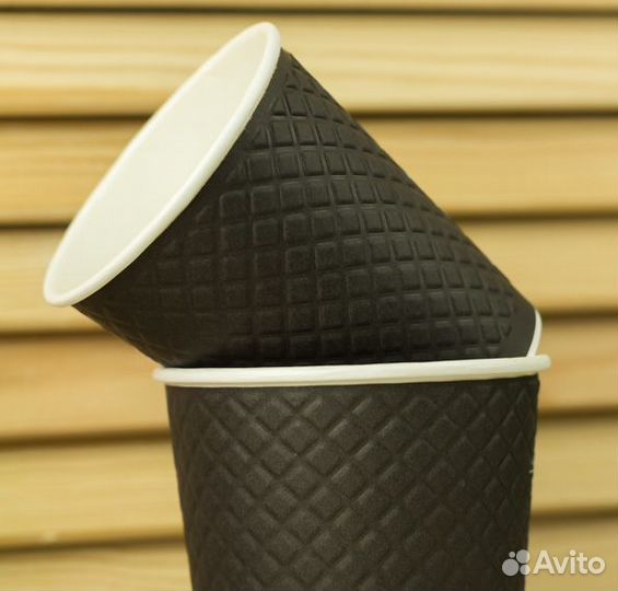 Двухслойные стаканы с рифленой поверхностью черные