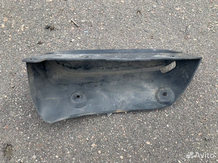 Брызговик задний левый Mitsubishi Pajero 4