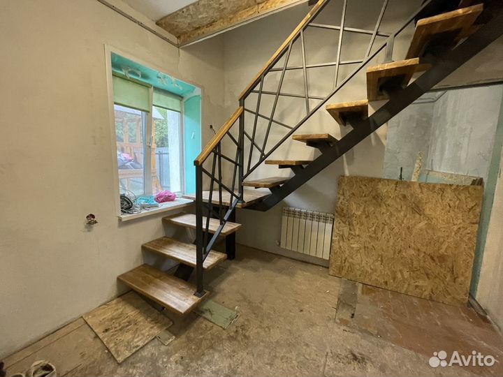 Лестница на второй этаж