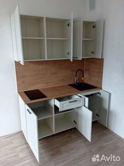 Кухонный гарнитур новый готовый