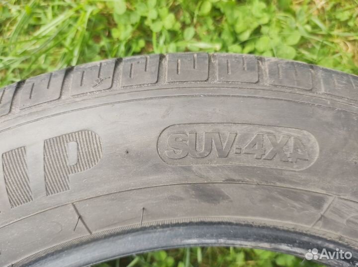 Goodyear EfficientGrip SUV 4x4 215/60 R17 96H