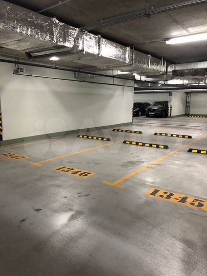 Машиноместо, 12 м²