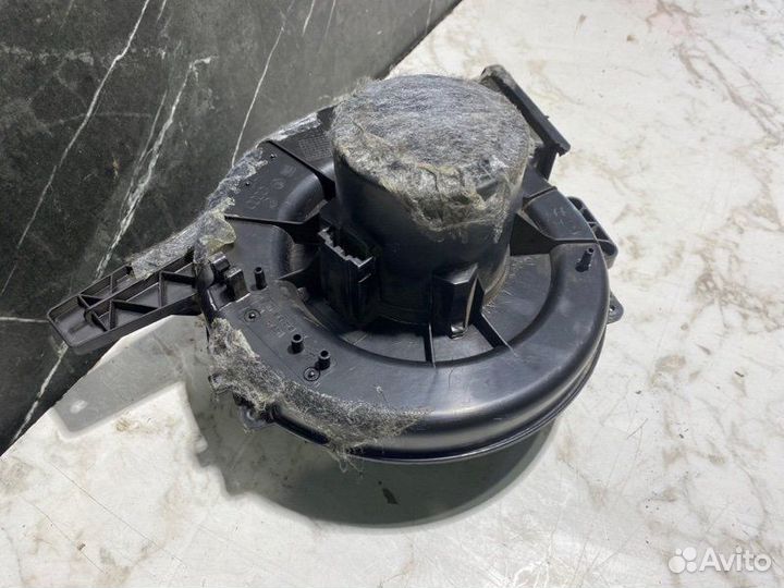 Мотор печки Skoda Rapid cfna 2015