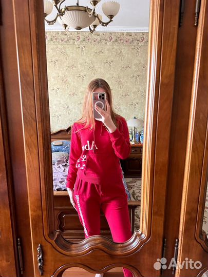 Спортивный костюм женский