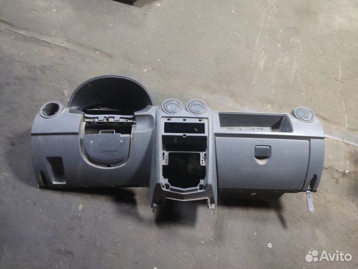 Торпеда Renault Logan