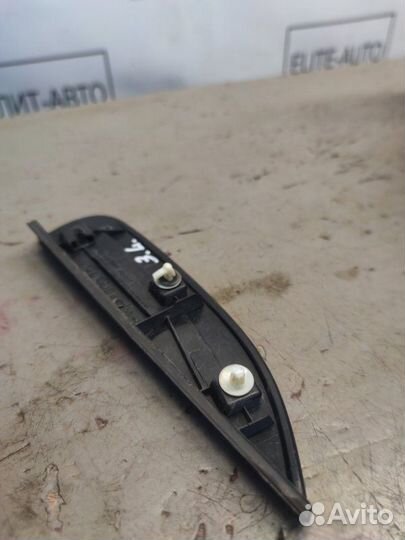 Уголок накладка двери задний левый Kia Rio 3 1.4